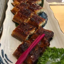 烤鳗鱼照片,色泽诱人，口感鲜美，尽享美食之旅