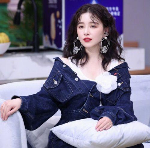 阚清子的生活照,展现真实自我，演绎多彩人生